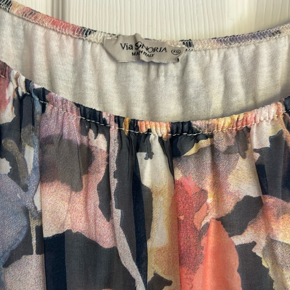 Silk blend floral print dress XS. Fits more like a S-M. Made in Italy. - Picture 3 of 11